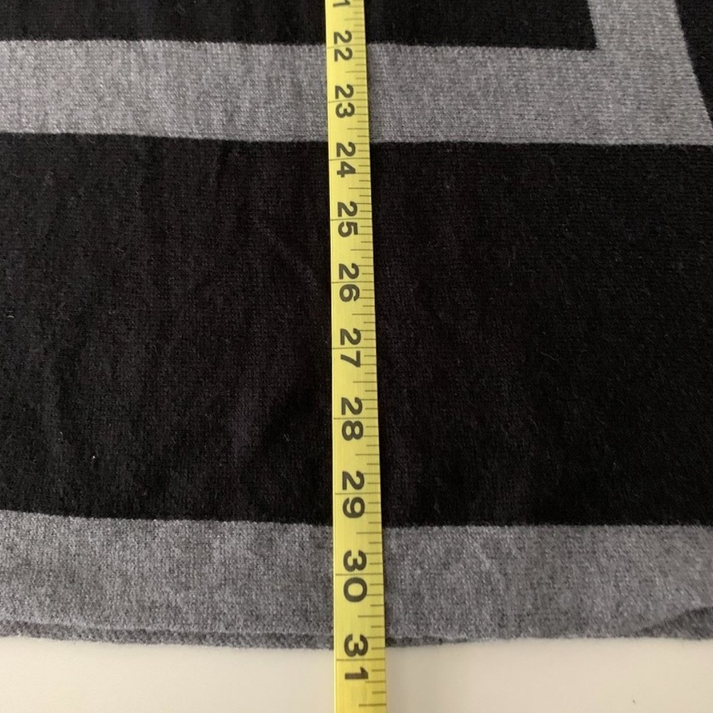 Ann Taylor Black & Gray Poncho, Size XS/S. Soft and stylish! - Picture 10 of 11